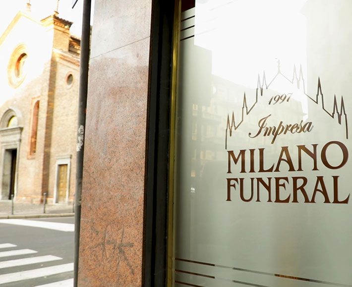 https://www.milanofuneral.it/wp-content/uploads/2021/11/Tumulazioni-loculo-sepolture-milano-funeral-710x580.jpg